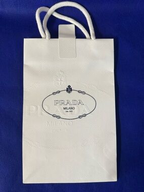 Prada 💯% Authentic iconic luxury paper shopping bag. Like New Ideal for gifting